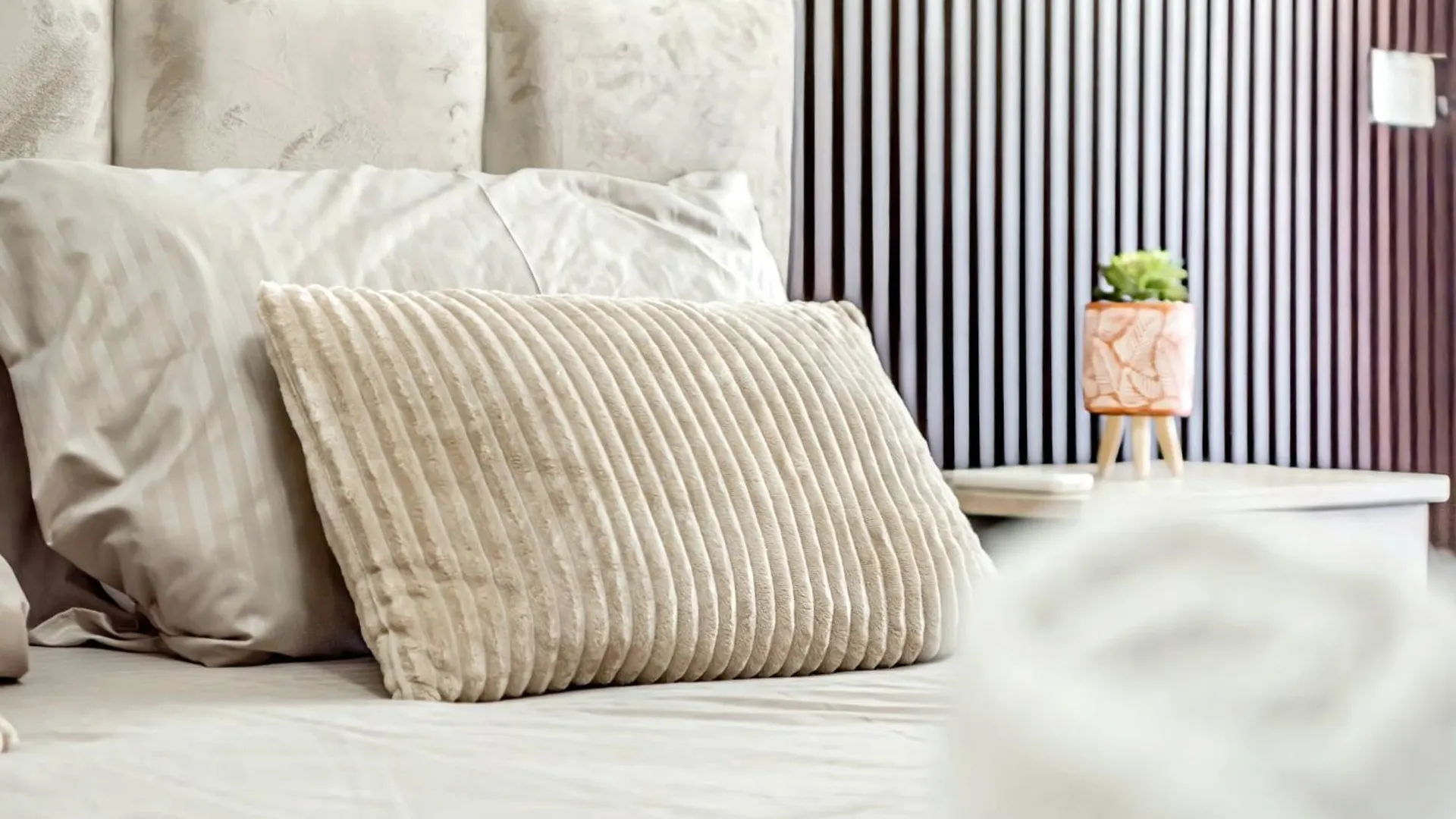 דורס Premium Beachfront Residences 0*,